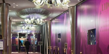 Enjoy an evening at Lido, the world famous cabaret club