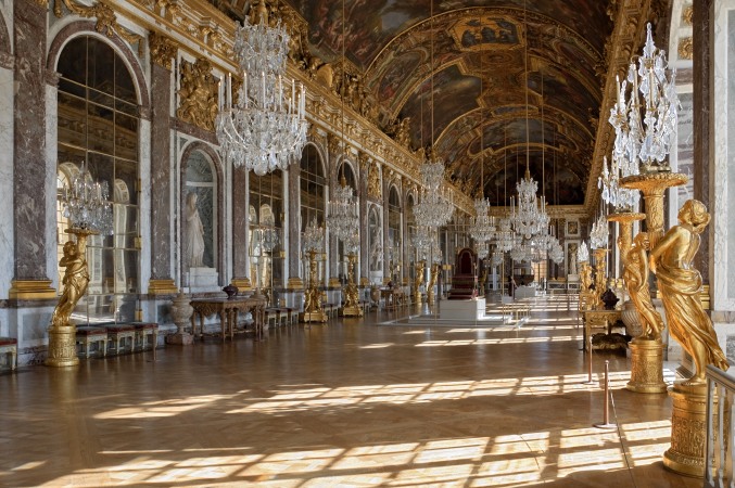 Shopping, discovery, a cultural detour to Versailles 